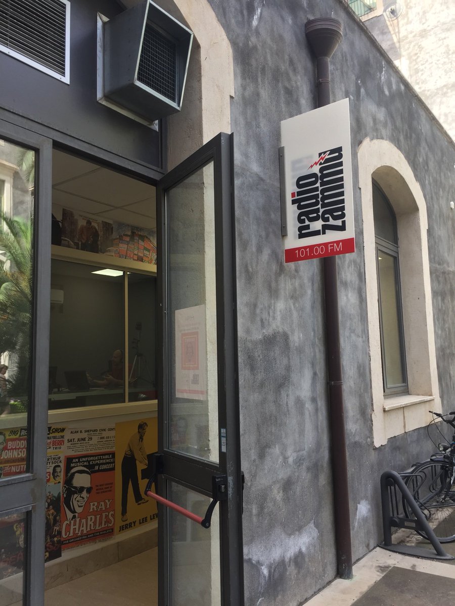 Today at <a href="/radiozammu/">Radio Zammù</a> to talk about @youthhubcatania  with <a href="/Angi_Gugliotta/">Angela Gugliotta</a> !