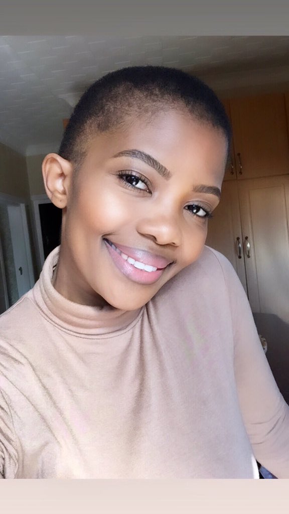AmandaMakade's tweet image. Short hair gang #startingafresh #umglowo 🥰