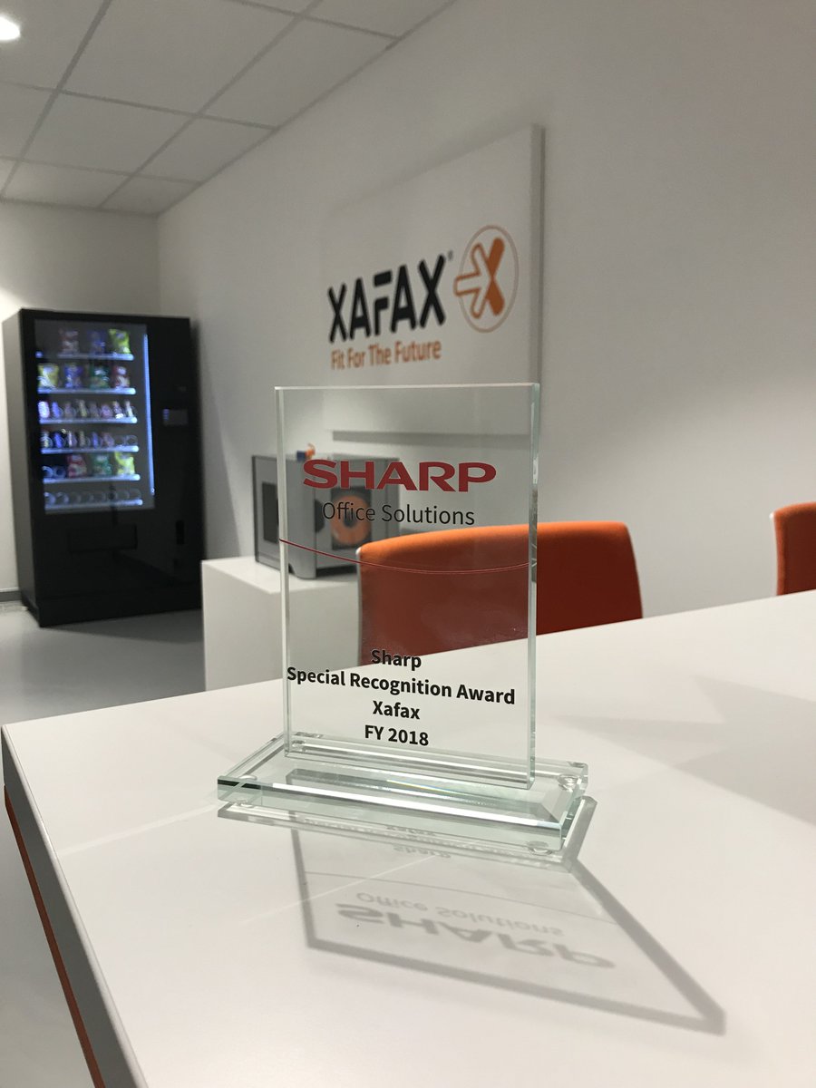 xafax's tweet photo. Wij ontvingen een Special Recognition Award van onze business partner @Sharp_Benelux

Xafax ontving deze voor de sterke groei met document solutions in 2018! 

In korte tijd is Xafax ICT een bepalende speler geworden. Ook voor 2019 groeien we hard door!

#groei #Xafax #Sharp #ICT https://t.co/0jKWw4FDcR
