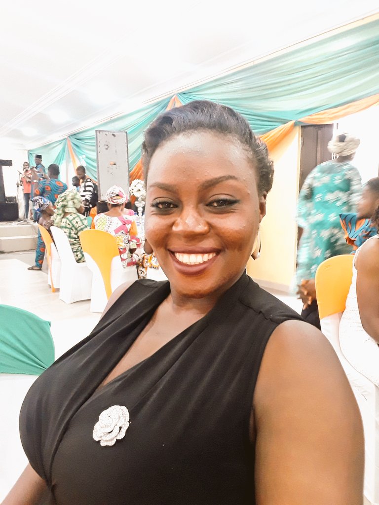 Mosopemi's tweet photo. The sun is shining so bright in Ogun state! Some Thursdays are for tuning up! 
#weddingguest 
#iyameto https://t.co/kwYZf2EXtD