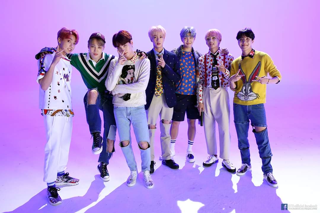 midori_bakairou's tweet photo. #6YearsWithOurHomeBTS #2019BTSFESTA #6YearsWithBTS 
HAPPY ANNIVERSARY TO MY FAMILY 💓💞 Thank you so much for inspiring me and you completely changed my life.  I'm so lucky to be part of the ARMY fandom because we're all a family 💞  (reupload)
@BTS_twt https://t.co/bqcsYmYMv3