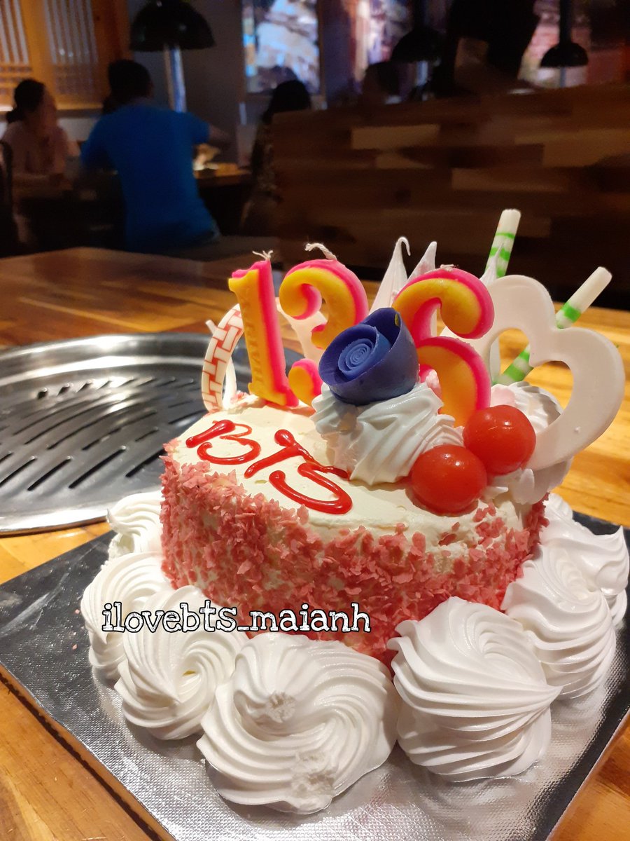 manh_maey's tweet image. .작은 파티를 열다 💜🧡💜🧡

#6YearsWithOurHomeBTS 
#6YearsWithLuv 
#RewindWithLuv 
#Happy6YearsWithBTS
#방탄6주년보라해

#BTS @BTS_twt