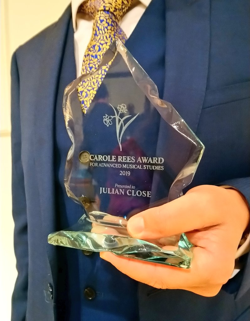 Awarded by <a href="/AnthonyNegus1/">Anthony Negus</a> at <a href="/lfotweet/">Longborough Festival Opera</a> after #DasRheingold Congratulations <a href="/julianclose1/">Julian Close</a> @UzanArtists Winner of the #Mastersingers 2019 Carole Rees Award for #wagner #singers ahead of #Wotan <a href="/THSHBirmingham/">THSH</a> #DieZauberflöte @RoyalOperaHouse #DerRing <a href="/LyricOpera/">Lyric Opera of Chicago</a>