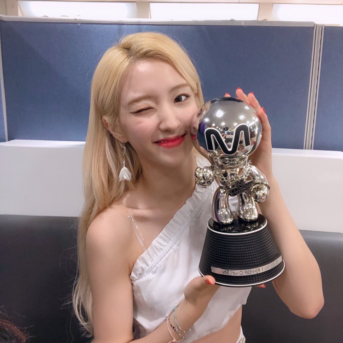 wujutrans's tweet photo. [T/IG] 190613 wjsn_cosmic update 

the honourable 1st win on #MCD made by ujungs!!!!! thank you so much 🙏🏻 I’m really happy that we were able to show you a more successful side of wjsn this time, you’ll continue to watch us in future too right? thank you, ujunghae❤

#eunseo https://t.co/aA8m9Ogn2X