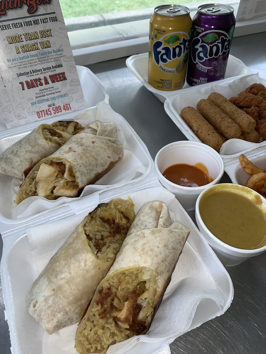 thelynchbox2016's tweet photo. Since we are open until 10 at the weekend and Mondays. Like retweet and tag a friend who you would like to share this with on a night of your choice. Inc two katsu curry wraps, buffalo bites, mozzarella sticks, salted curly fries, our famous curry sauce, buffalo dip &amp; Fanta 😍 https://t.co/p1KOj6aduk