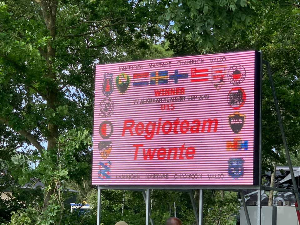 Twents regioteam O14 wint vv Alkmaar Academy Cup O15!! Profclubs Ado Den Haag, Excelsior Rotterdam, VV Alkmaar, SC Heerenveen en Feyenoord achter zich latend. Genoeg talent in Oost!! <a href="/KNVBOost/">KNVB Oost</a>