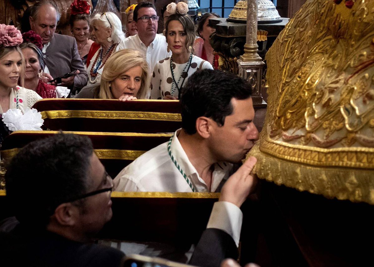 HugoRobloz's tweet photo. Oye @pedroveraOyP, aquí ahi material del bueno https://t.co/74YCy54mKW