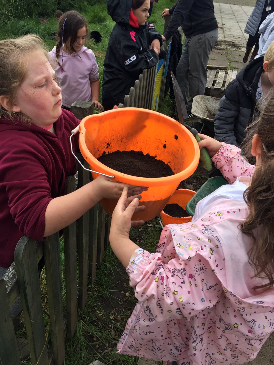 CraigfelenP's tweet photo. We had a great time with @ClwydPrimary thank you for having us! #cfpeco #cfpcomm https://t.co/xgDNnW0zQF