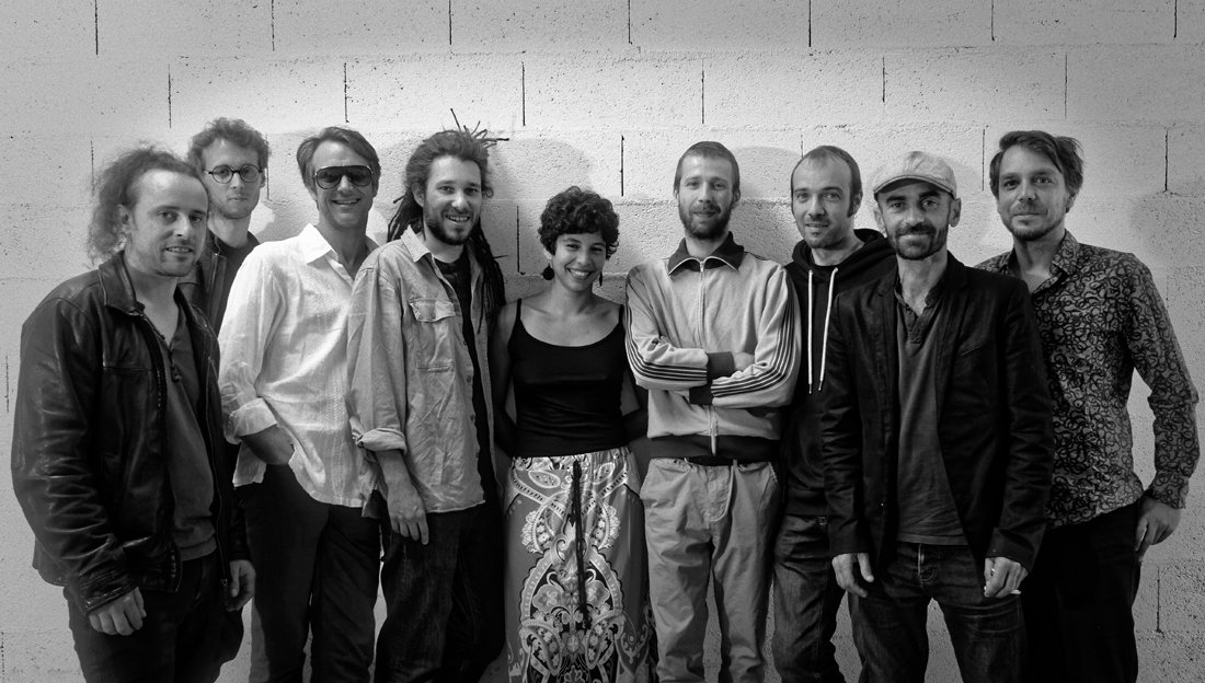 [PLAYLIST AUX AIRES LATINOS] 
🎼 A Lo Loco de <a href="/YAPUNTO1/">YAPUNTO</a> s’illustre dans la playlist de l’émission Oye Como Va <a href="/LeMellotron/">Le Mellotron</a> 🇨🇴
🎬 bit.ly/2Rh0DW7
📀 bit.ly/2Vhl7Tm
💃 25/06 <a href="/studioermitage/">Studio de l'Ermitage</a> bit.ly/2YibD7X
<a href="/InouieD/">InOuïe Distribution</a> #YannisRuel #Colombia #worldmusic #veevcom