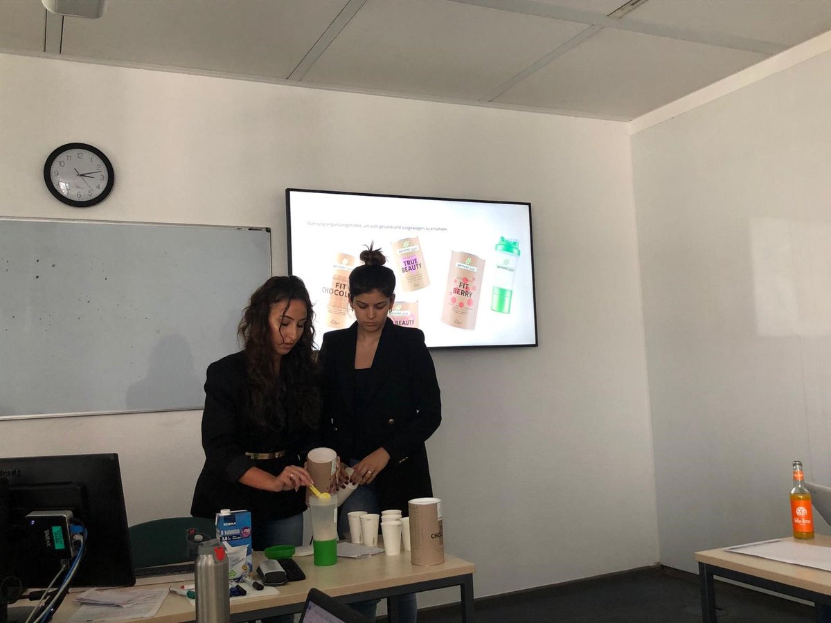 bbwHochschule's tweet photo. Du möchtest frei und selbstbewusst präsentieren können? Dann bist du an der bbw Hochschule genau richtig. Dies und noch viele weitere Fähigkeiten lernst du hier. Am 15. Juni ist es wieder soweit! Von 10 - 15 Uhr findet der Tag der offenen Tür an unserer Hochschule statt. 🥰 https://t.co/QXbmFsyOch
