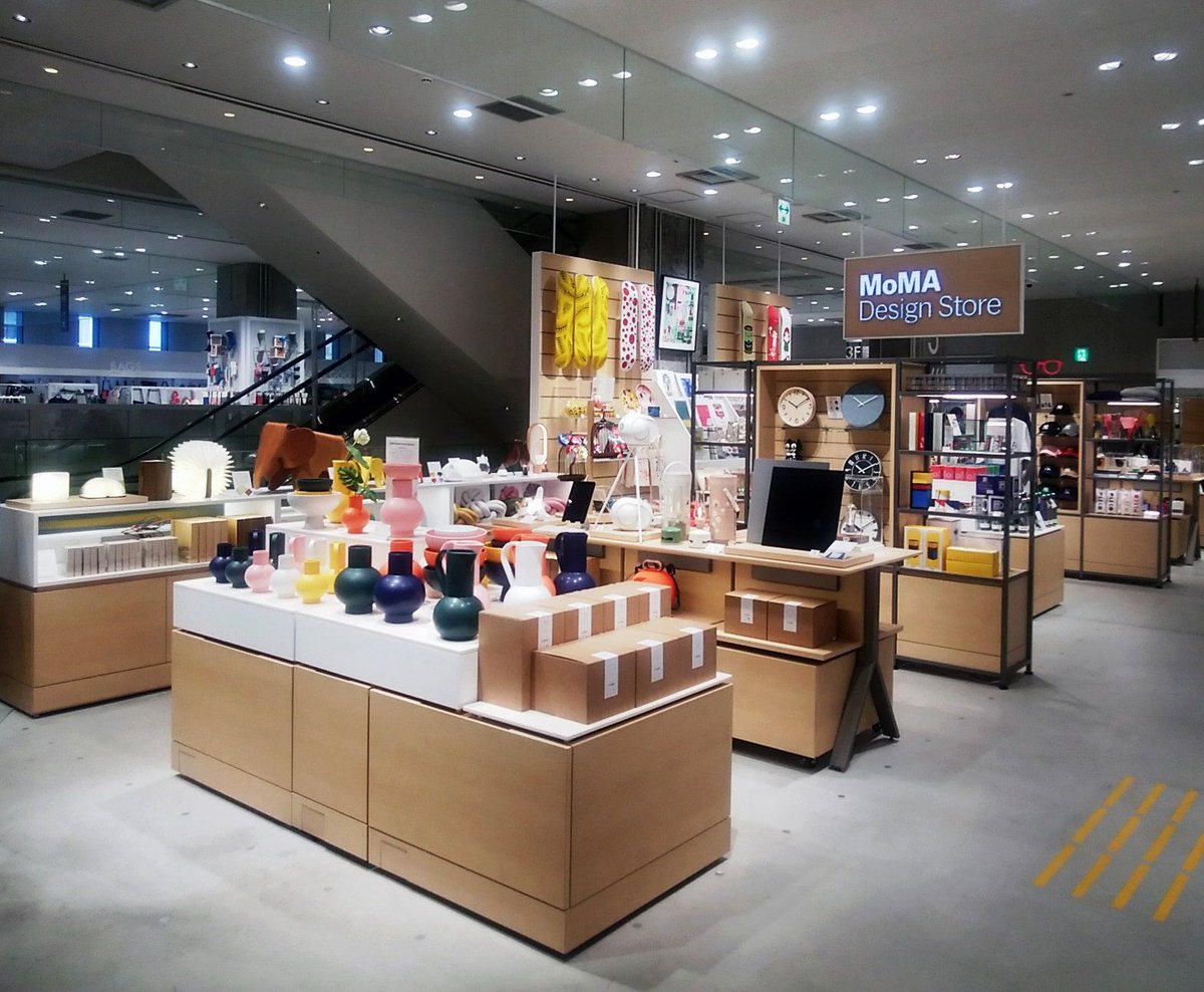 dexigner's tweet image. Lumsden has designed the newly opened MoMA Design Store in Tokyo's Ginza shopping district. dexigner.com/news/32175

#RetailDesign #DesignStore @MuseumModernArt @LumsdenDesign #Tokyo