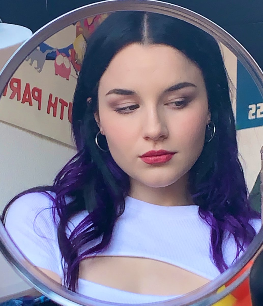 rizhatypebeat's tweet image. im a girl