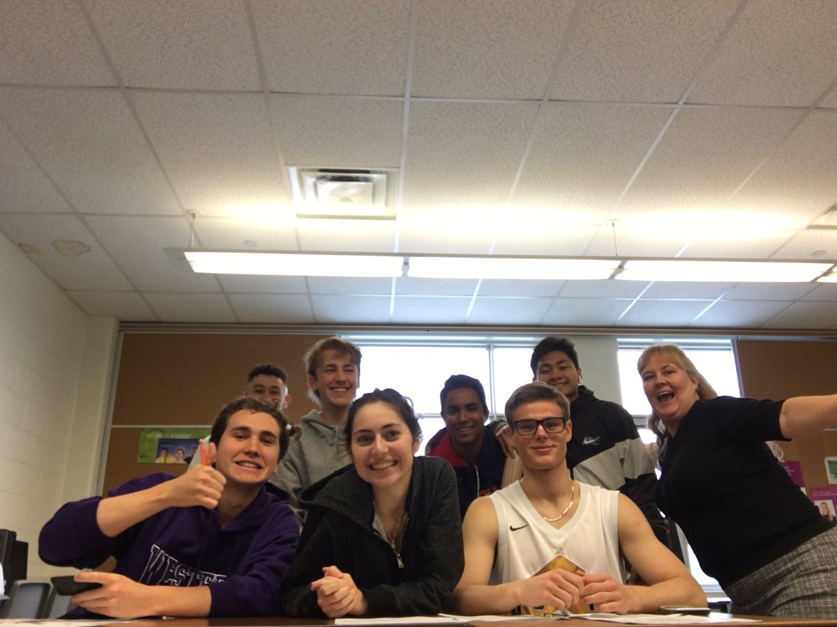 Last day in grade 12 accounting calls for a family photo. Bittersweet ending. #Roshows