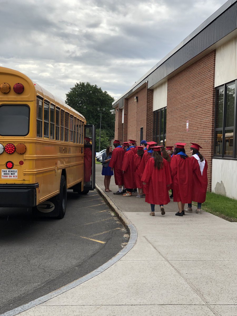 FCSDtweets's tweet photo. @fairport_high Class of 2019 is off to visit their former schools!  #FHSGradWalk https://t.co/iIALp3bOeE