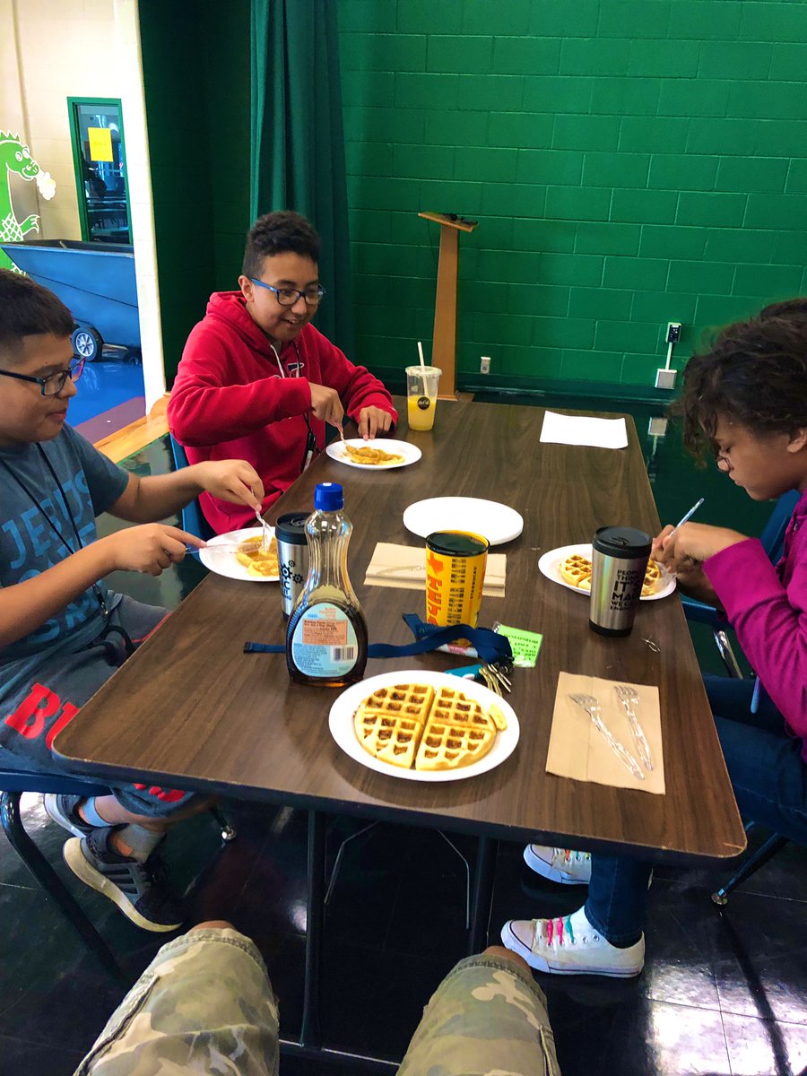 TeachingInBoots's tweet photo. Dragon engineers. Brought to you by the power of waffles. #wafflepower #thisiscotton https://t.co/orTlgccqBh