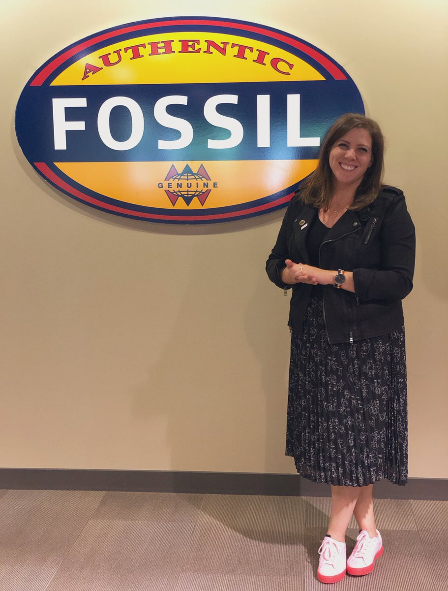pearl_tam's tweet photo. Still riding high from yesterday’s @Brand_Innovator Women in Brand Marketing Summit! So inspired by all these fearless female leaders from leading brands in Dallas 🤩 And even men who empower and elevate women. Special thanks to @theycallme_AA @Fossil for hosting us❣️ #BISummit https://t.co/ILUmgmyskL