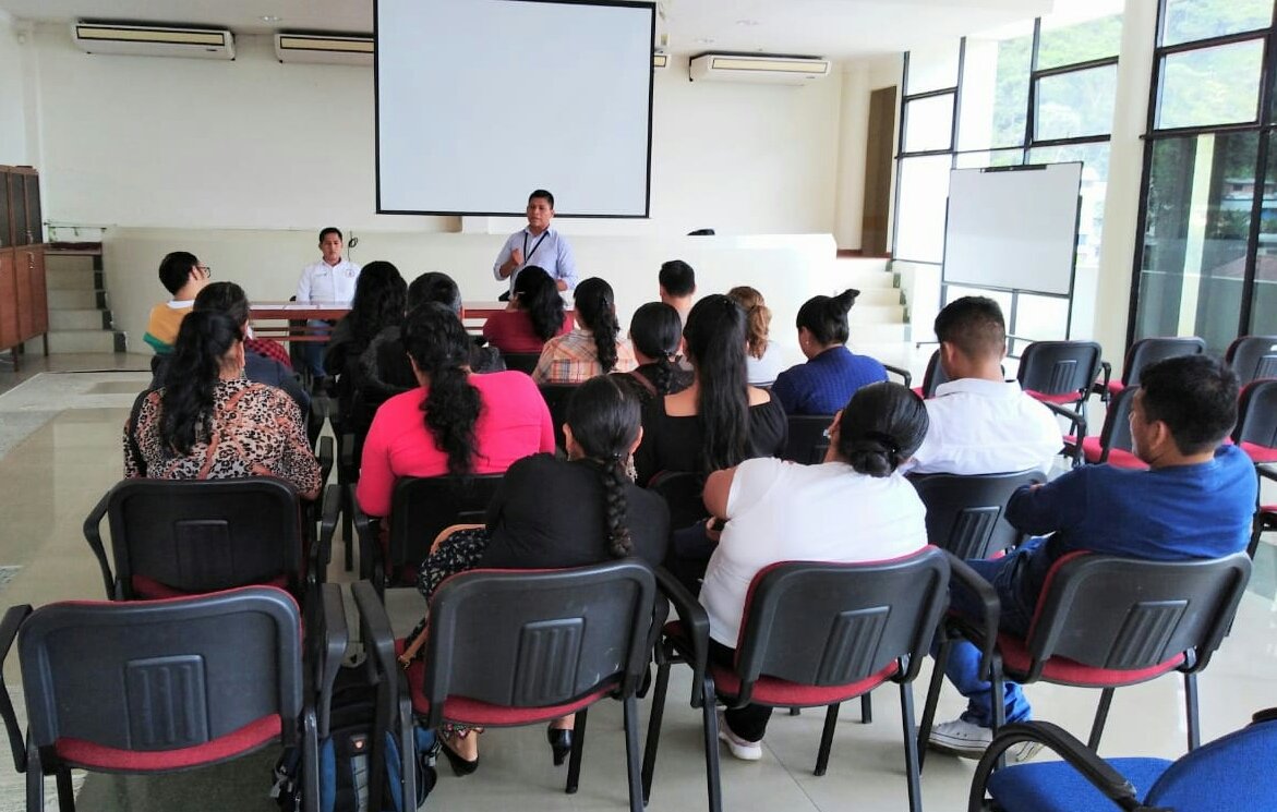 CNTAPSECUADOR's tweet photo. Lograr estilos de vida saludable va de la mano con la #APS, ambos inmersos en nuestro modelo de atención #MAIS-FCI que seguimos fortaleciendo en Salud, profesionales #TAPS de #ZamoraChinchipe se unen al compromiso. 

@Salud_Ec 
@CNTAPSECUADOR https://t.co/K4SAwIKEWE