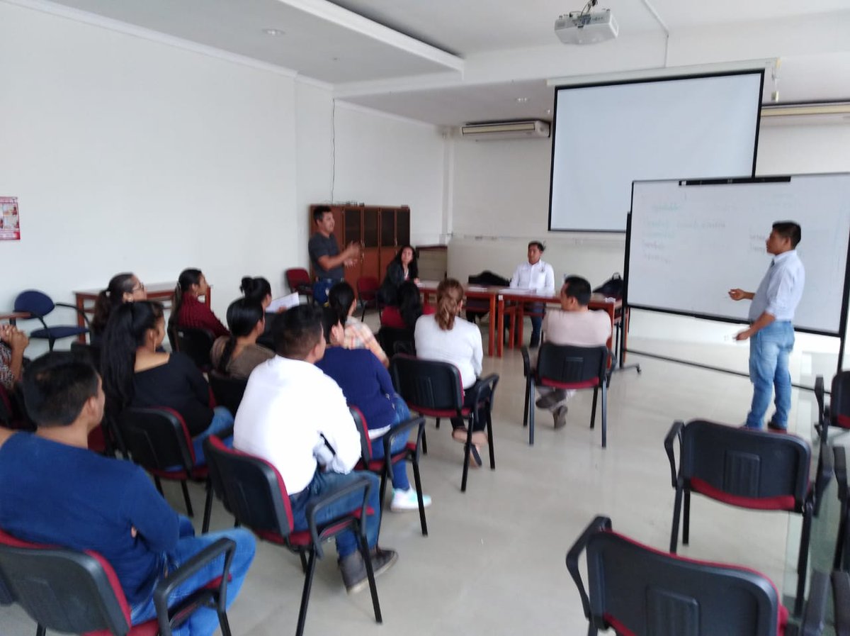 CNTAPSECUADOR's tweet photo. Lograr estilos de vida saludable va de la mano con la #APS, ambos inmersos en nuestro modelo de atención #MAIS-FCI que seguimos fortaleciendo en Salud, profesionales #TAPS de #ZamoraChinchipe se unen al compromiso. 

@Salud_Ec 
@CNTAPSECUADOR https://t.co/K4SAwIKEWE
