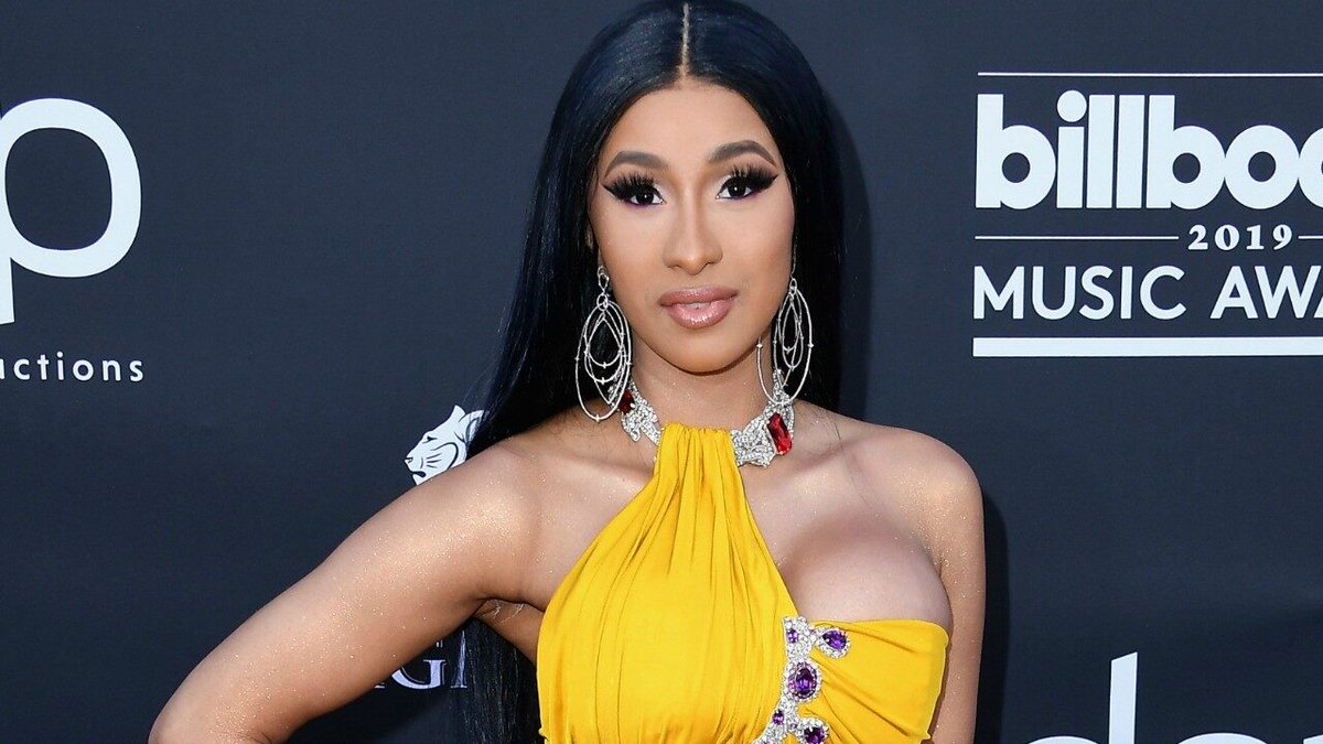 HannibalInter's tweet photo. Fatiguée par la chirurgie esthétique : La rappeuse Cardi B contrainte d’annuler ses concerts...https://t.co/ziIs6Fhlvf #CardiB #sure #plasticsurgery https://t.co/jovDGcibSs
