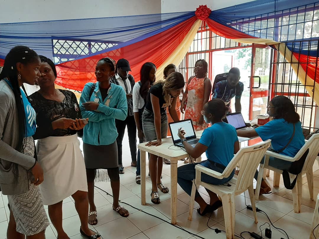 roar_nigeria's tweet photo. Roar Nigeria hosting the ongoing Facebook's FB Start Accelerator  Roadshow live at UBA Hall of Fame, UNN.

#roarnigeria 
#partnership 
#roadshow 
#innovation 
#virtualreality 
#datascience
#LionSciencePark 
#unn 
#facebook
#FbStartRoadshow https://t.co/alaWYHQMlY