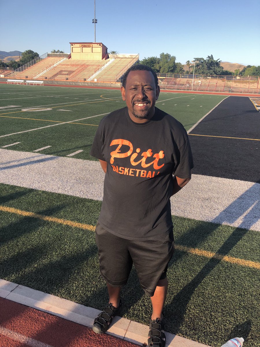 PittHighHoops's tweet photo. Early Bird Gets The π. Good Things Come to Those Who Work! #RiseAndGrind #BreakfastClub #PittHighHoops #LetsGoPirates ππ΄ββ οΈ https://t.co/tFcxNS9TIo