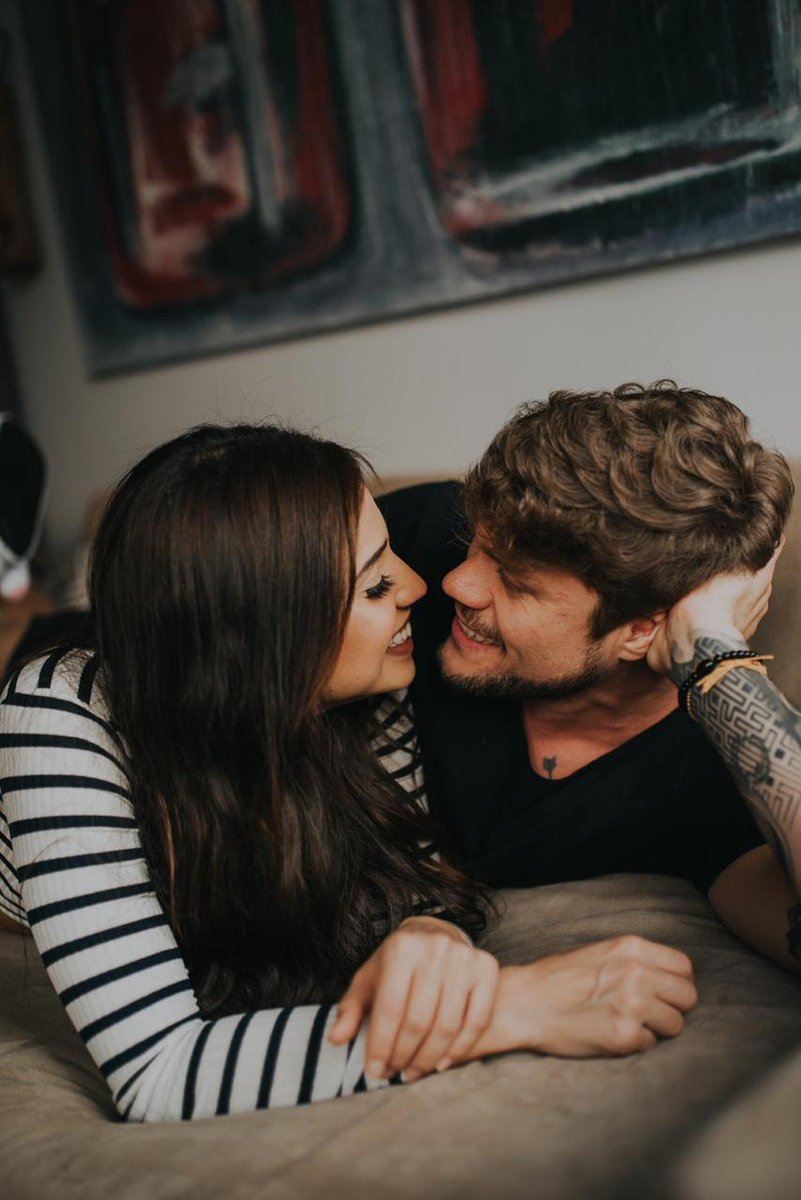 tvglobo's tweet photo. Paula e Breno vão casar! 😍 E vai ter festão 'sem hora para acabar', vem saber mais aqui ó: https://t.co/L0Ns1KpU7c ❤️ #BBB https://t.co/dRp54sfs91