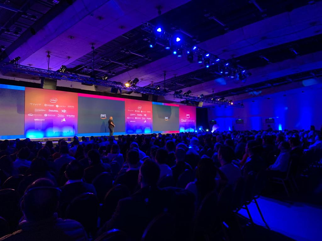 AWSLatam's tweet photo. @Werner, CTO de @Amazon y Jaime Vallés, Managing Director Latin America de @AWS, inician el Keynote de #AWSCloudExperience Chile 🇨🇱 . ¿Está interesado en saber más sobre AWS? Visite nuestra página de Webinars On-Demand.
https://t.co/8XjG9E65UI https://t.co/jDECWVs0sY