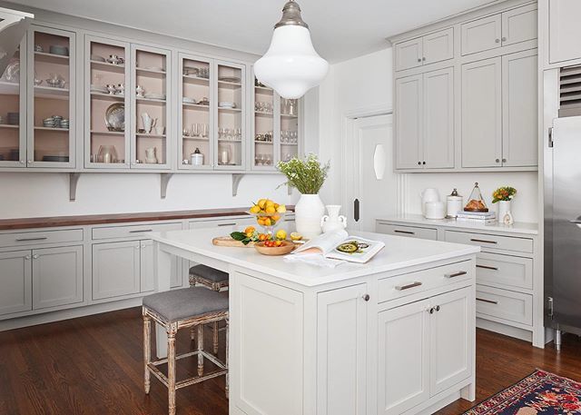 In LOVE with this kitchen look from Studio 912! #haascabinet #cabinetry #woodworking bit.ly/31vuKOp
