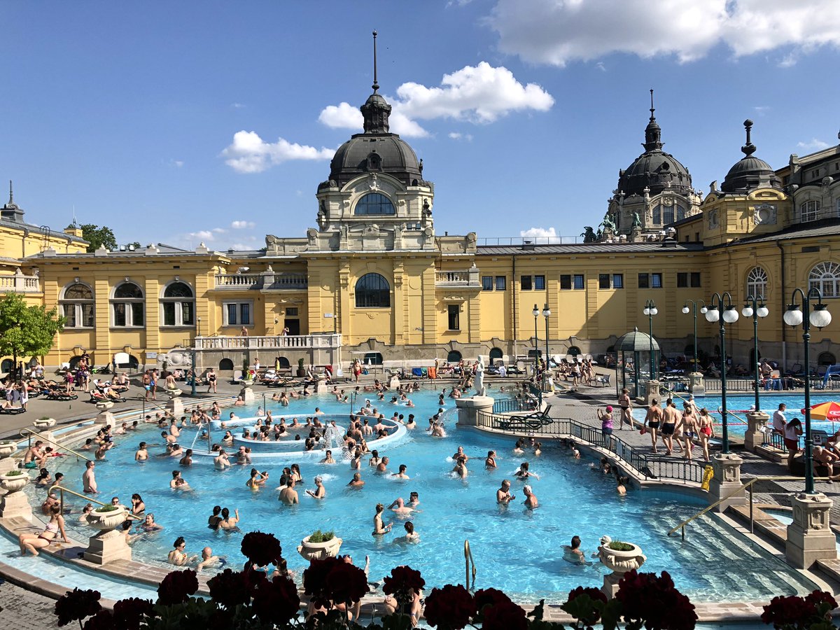 BoodyLit's tweet photo. Hermits Euro Tour 2019 at the largest medicinal baths in Europe, Szechenyi Thermal Baths in Budapest 🇭🇺. Hermits used the outdoor hot and cold pools, and some went indoors to get the full experience including dry sauna, ice pool, and massage. #PestSide @SAThirdSemester https://t.co/ngt2BFpTVJ