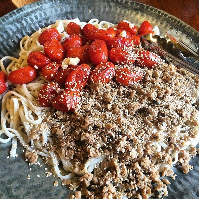 これからの季節にぴったり
<a href="/suttoco/">yohko</a>.kinaco さんの夏のあえ麺

麺はご主人さまがつくられてます✨

今度つくってみましょ💨

#あえ麺 
#美味しいごはん
#wellbeing bit.ly/2WySGN3