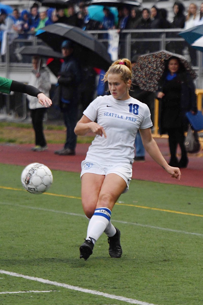 SeaPrep_WSoccer's tweet image. Congratulations to Bea Franklin for being named Gatorade Player of the Year for Washington State 2019!  So proud of you Bea! #rolePrep. playeroftheyear.gatorade.com/poy/assets/wri…