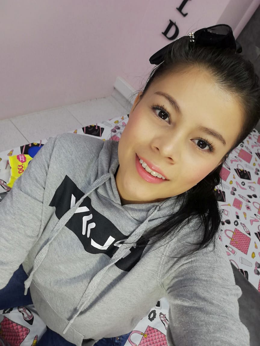 nialatina1 tweet media