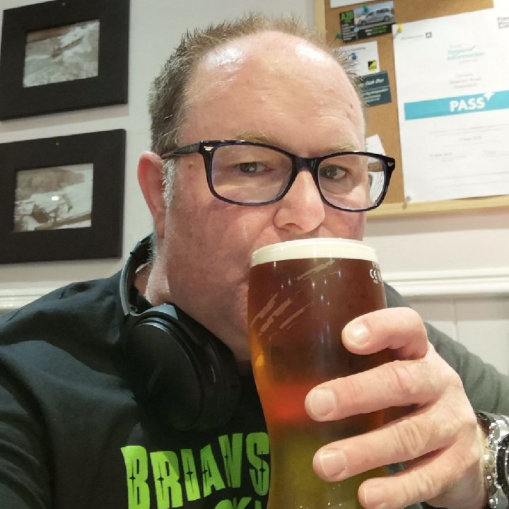 Come hangout with me > chit chat on #BIGOLIVE bigo.tv/sid/2394709492…