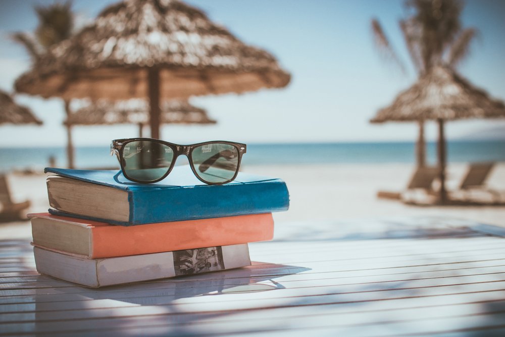 With it fast approaching the summer holidays, we want to know what book will be your holiday read this summer? What book do you recommend to other readers? Let us know in the comments below... #holidayread #holidaybook #vactionbook #vactionreading