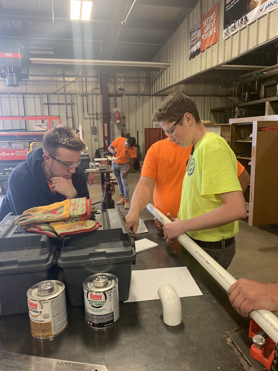 ECCA_EFE's tweet photo. Construction students working at Local 149 Plumbers and Pipefitters today! https://t.co/GMtQAv7YIM