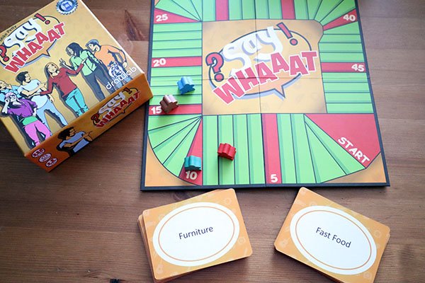 helenaplaysgame's tweet photo. Say Whaaat is a super fun game by @drawlab_ent. In each round 1 player becomes the judge &amp; secretely defines the importance of 5 cards. The rest try to guess that, scoring points for each correct guess. The game is super simple &amp; super fun! Plays better with lots of people! https://t.co/zEYeOopcpf