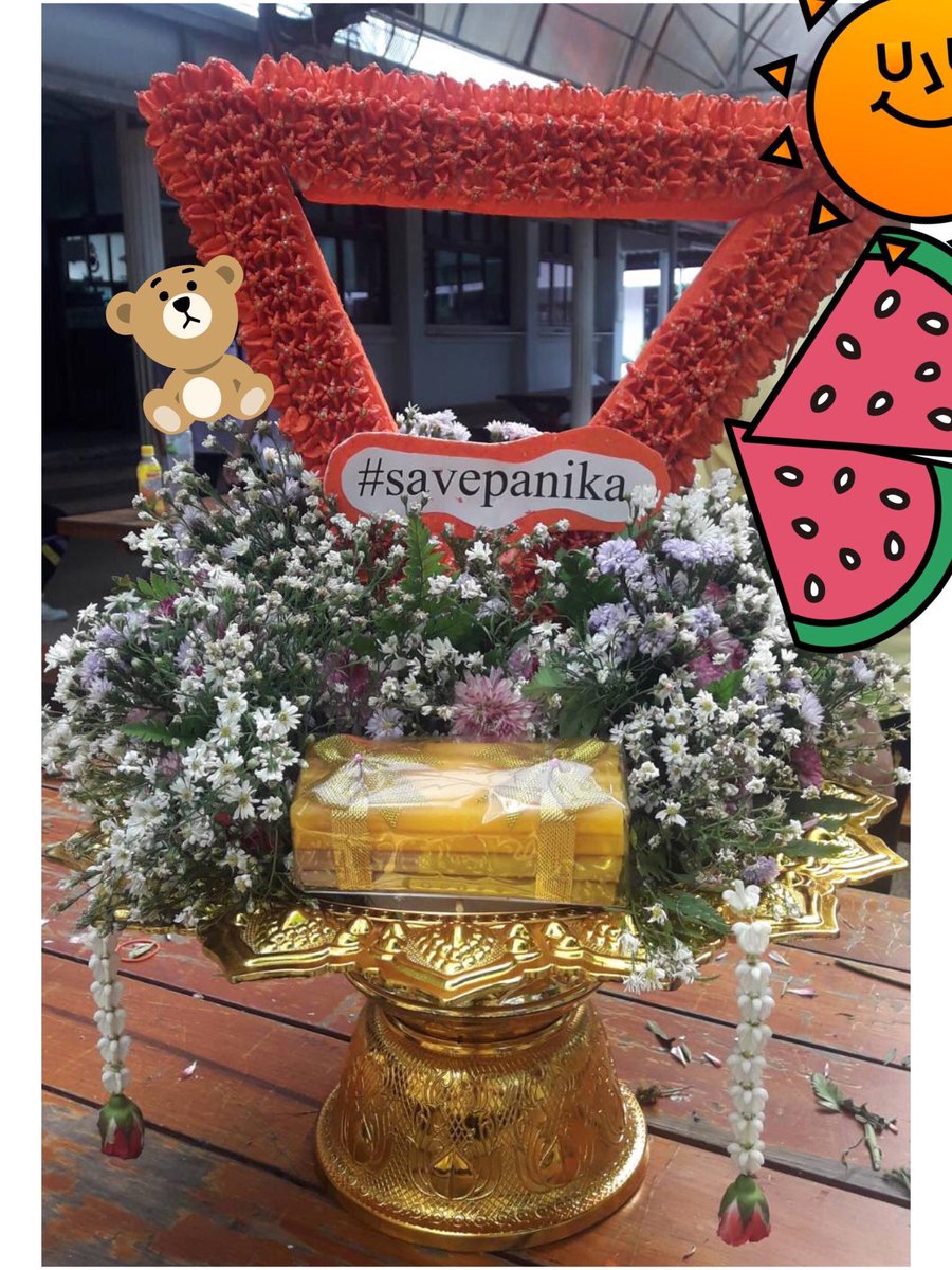 sitkongleaw's tweet photo. สวัสดีวันครู นักเรียนต้องมีอนาคต #อนาคตใหม่ #พานไหว้ครู #พานไหว้ครูสู้เผด็จการ #SavePannika #savepanika https://t.co/Fh1QnERMnD
