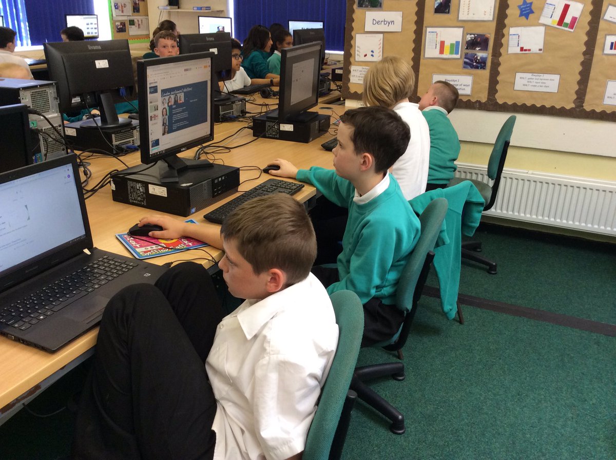 Springwood_Prm's tweet image. #SpringConwy had fun learning all about Parliament and London ready for their visit next week, they collaborated to make a whole class slide show! #springdcf @YourUKParl @UKGovTweets