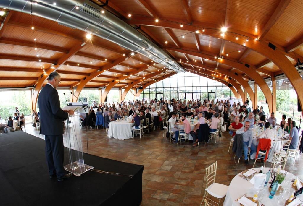 caecv's tweet photo. El CAECV celebra su 25 Aniversario arropado de todo el sector. ¡Muchas gracias! #ecológico #25EcoAnys https://t.co/1BWDwQdutx