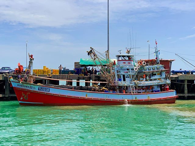 teothx's tweet photo. Fishing Boat
#nathonpier #kohsamui #thailand #samui #sunset #pier #kosamui #sea #samuitrip #thailandtouristpolice #beach #tripsamui #island #samuiisland #travel #nathon #suratthani #ferry #g310gs #bmwg310gs #Thailand #bmwmotorrad #bigbikethailand #motoli… https://t.co/LMwVhPkbEn https://t.co/lWa1Tj9yE3