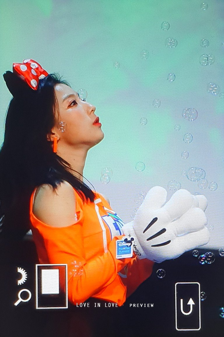 leesaerom0107's tweet photo. 190613
😗😙😚

#프로미스나인 #이새롬 #fromis_9 #leesaerom #FUN_FACTORY @realfromis_9 https://t.co/bP2OcoQVlP