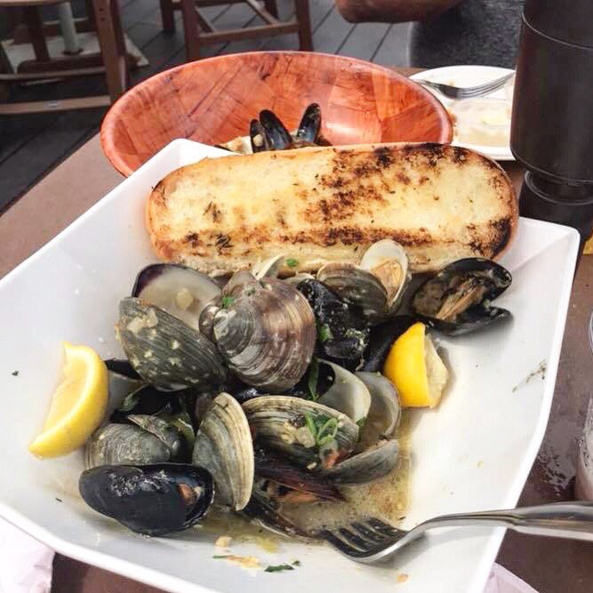 DublinDeckTiki's tweet photo. No worries - this rain will be out of here in time for you to enjoy our delicious seafood And then dance the night away at Ladies Night at 9 pm! Opening today at 4 pm.
πΈ #DawnMargaritaBurk π΄π΄#DublinDeck #OpenAt4 #PatchogueRiver #DublinLadies #LadiesNight #FreeBeer #DoubleDJ https://t.co/VN8784Xe7x