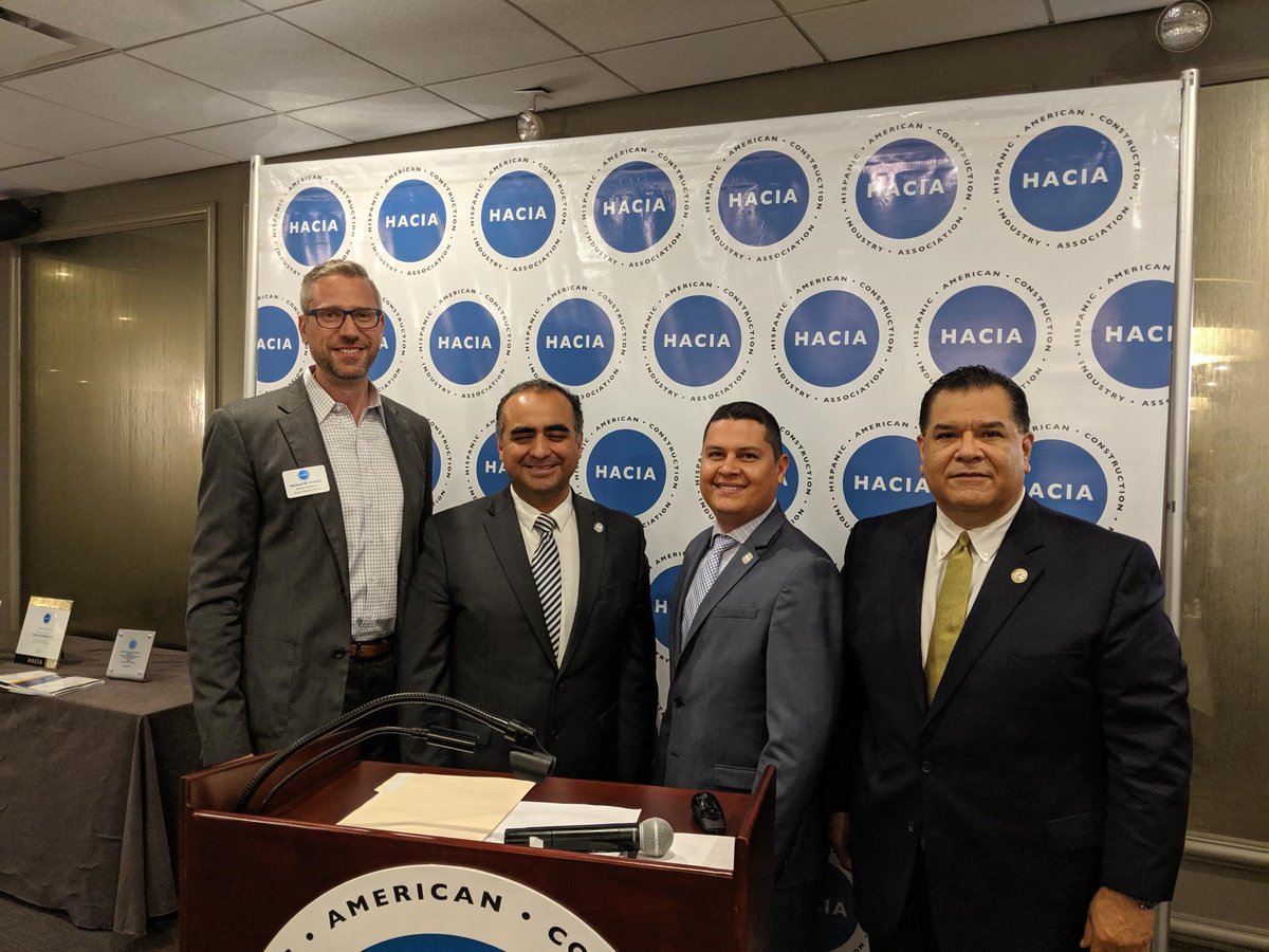 HACIAworks's tweet image. Thank you to all our attendees for coming out to our June Membership Meeting @EastBankClub Thank you to our speakers @SenatorSandoval @ILTreasurer @ChicagoDOB @ujamaaconstruct  &amp;amp; Thank you @Wintrust @ComEd @BMOHarrisBank @PeoplesGasCHI  for sponsoring this amazing event. #HACIA40