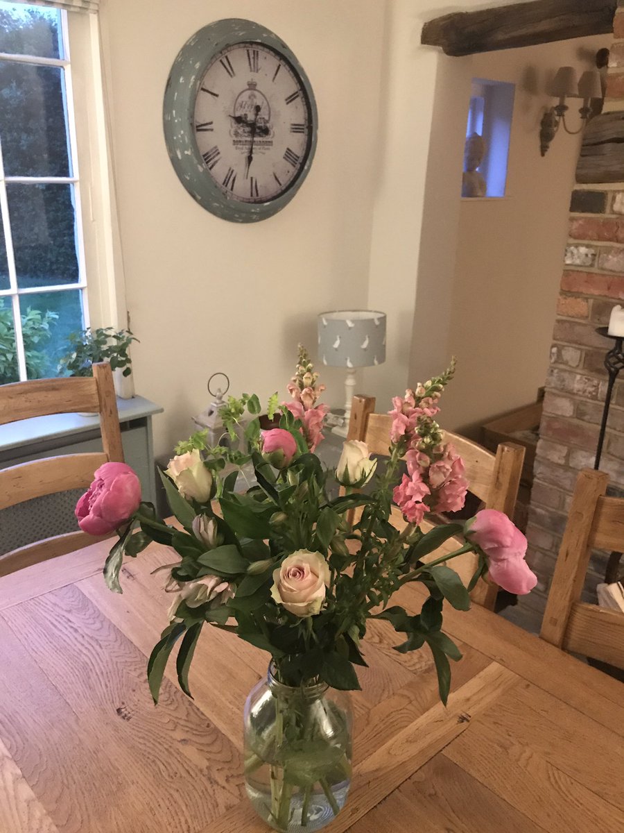 Fannytango's tweet image. Love them #freddiesflowers