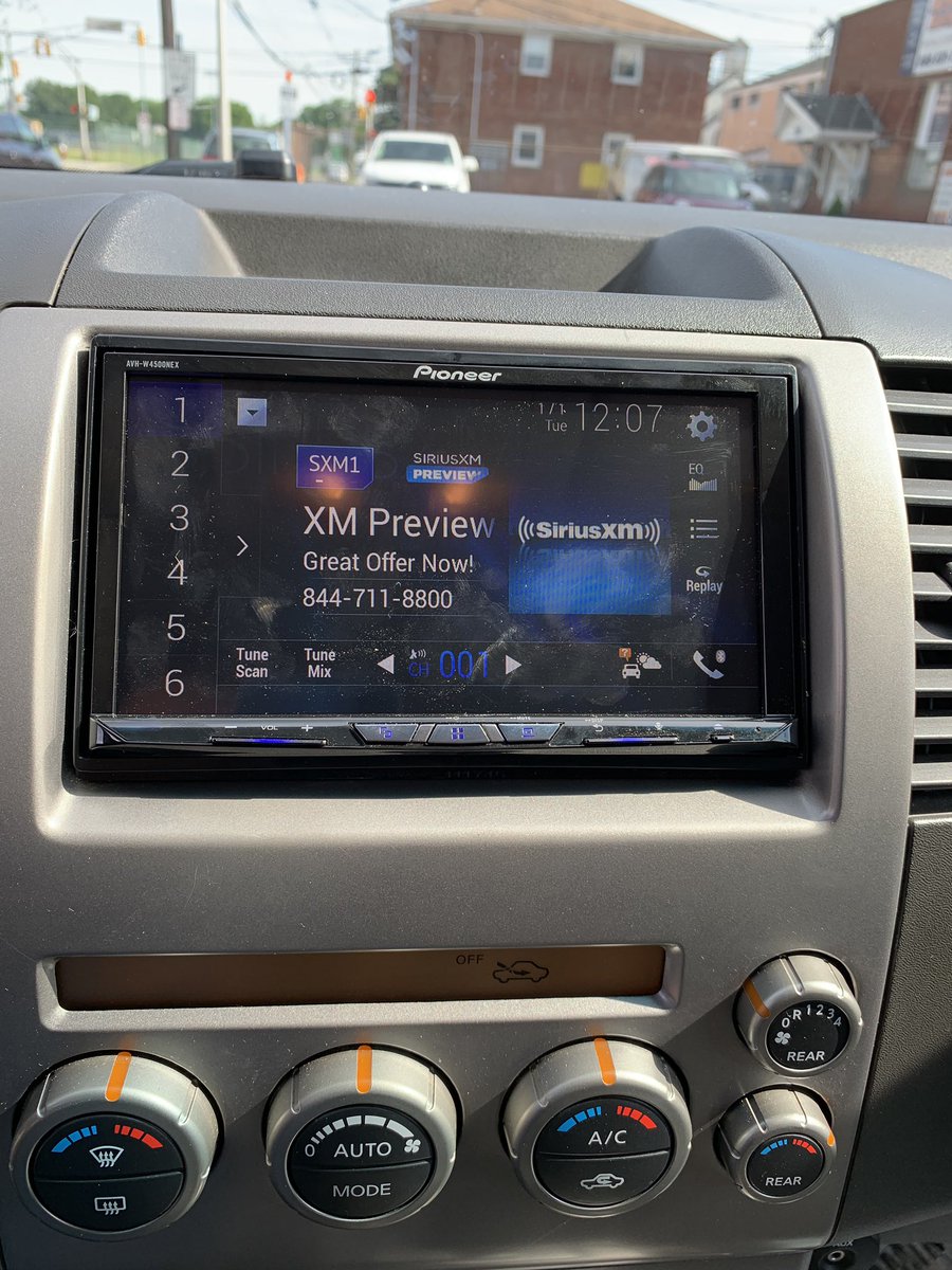MetJoeAutoElect's tweet image. This head unit is loaded with awesome features! Made by @PioneerUSA this unit is their W4500NEX model which comes with Bluetooth, Apple CarPlay, Android Auto, DVD, HD radio, SiriusXM-Ready, and HDMI input. Installed in a 2008 Nissan Pathfinder with @MetraElectronic parts.