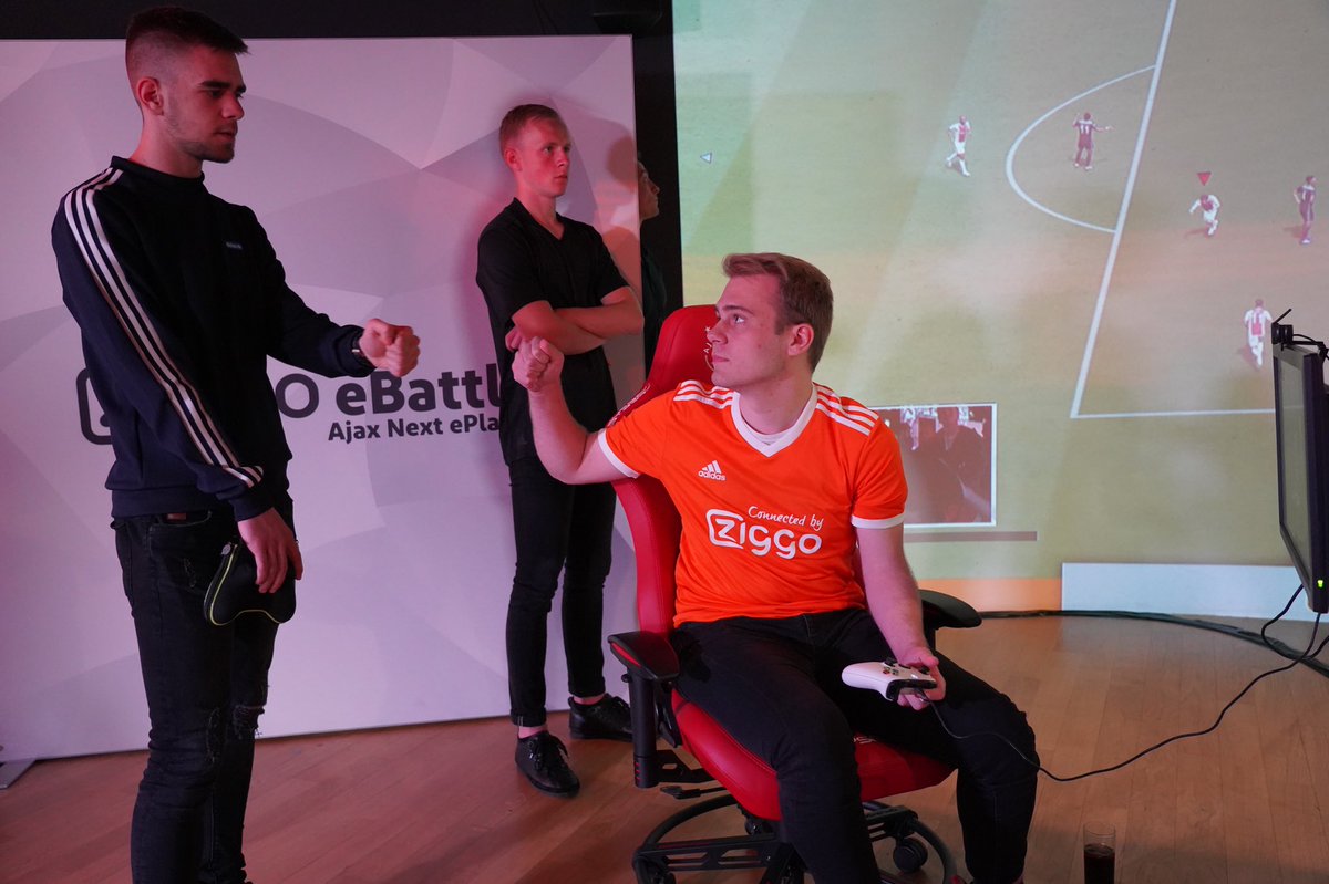 AFCAjax_eSports's tweet photo. It was a VERY close final... ๐ก๐ก
#AjaxNextePlayer #ZiggoeBattle https://t.co/8eTyKJ9KCR
