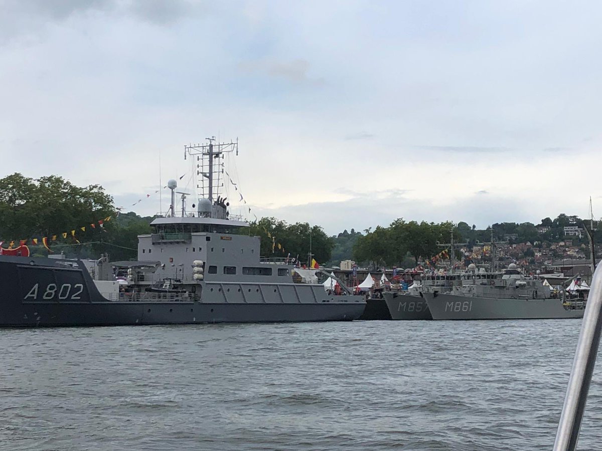 NLenFrance's tweet photo. L’ambassadeur 🇳🇱 @Gooijer_Pieter à bord du HNLMS Snellius @ArmadaRouen: aux bons soins de nos élèves-officiers #adelborsten nous célébrons notre amitié et la coopération franco-néerlandaise #DDay75 #Armada2019 #tallships https://t.co/NfzXm3RkS4