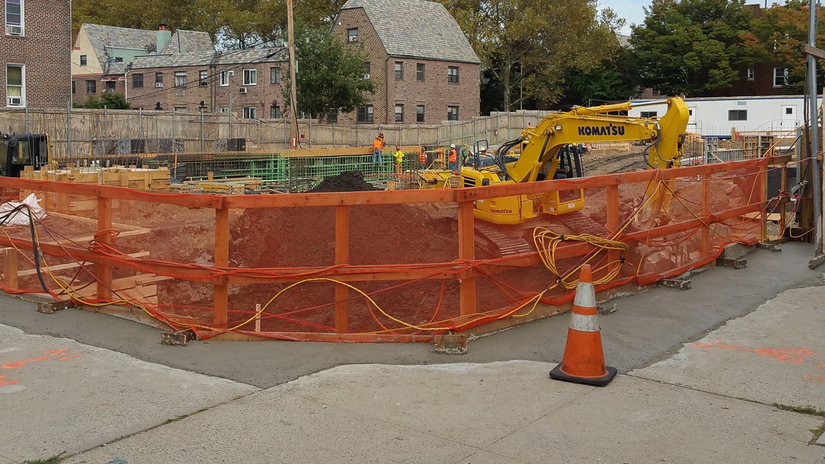 NYC_SCA's tweet photo. The @NYC_SCA real estate team determines where new sites are needed working closely with the DOE to understand additional needs that may arise. Our team actively searches for potential sites within these areas of need. Learn more at https://t.co/0uElQyn11g #space2learn https://t.co/M8Z5exlLh6