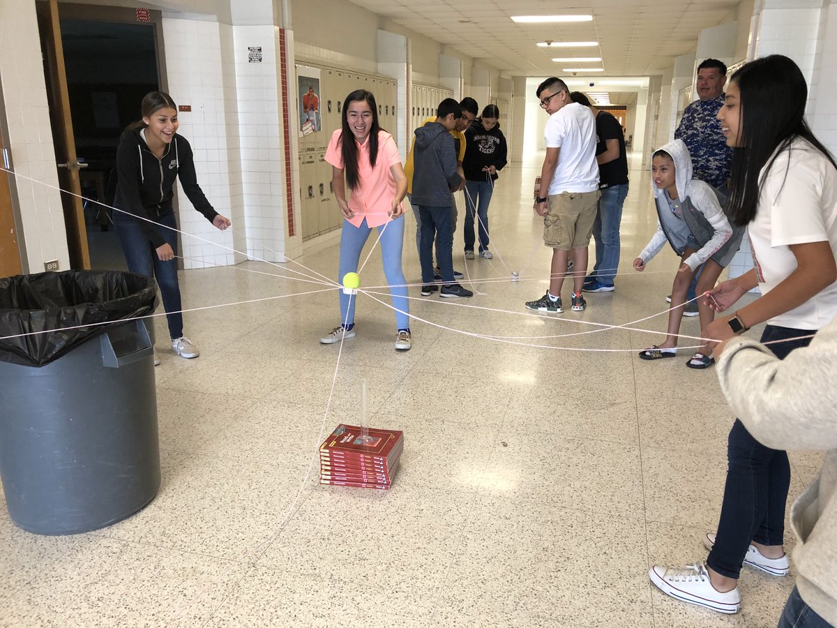MISDGearUp's tweet photo. GEAR UP students enjoying a team challenge during their AYD Summer Camp! @CMS_MISD #GEARUP  #ChaconStrong #Teamwork https://t.co/ITQmRMq1m6