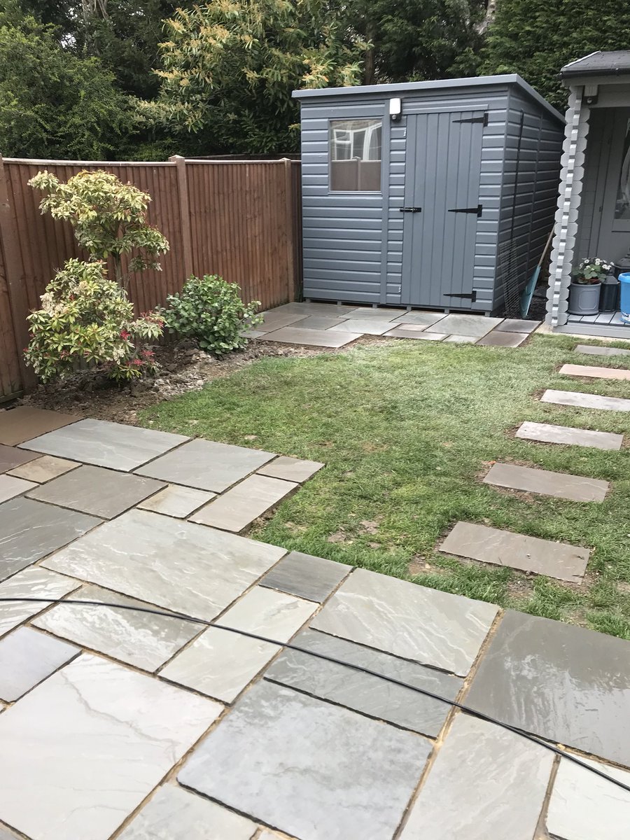 BuckinghamsLand's tweet image. We’ve been busy and it’s time to share it with everyone. Grey Indian sandstone patio completed with step facias and jet black pointing. Lots more projects to come #hardlandscaping #patio #gardendesign #easy-joint #landscaping #indiansandstone